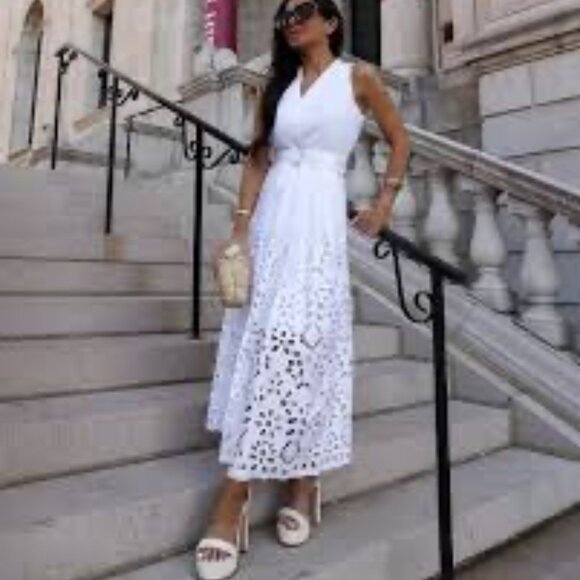 nwt WHITE HOUSE BLACK MARKET eyelet hem midi dress 2 4 - Picture 1 of 5